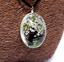Load image into Gallery viewer, Pressed Flower Tree of Life Jewellery Set