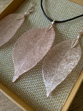 Load image into Gallery viewer, Bravery Leaf Jewellery - Made with REAL Leaves!!