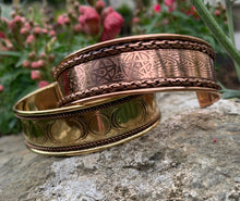 Load image into Gallery viewer, Copper / Brass/ Magnetic Bangles