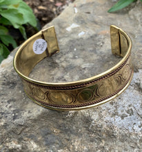 Load image into Gallery viewer, Copper / Brass/ Magnetic Bangles