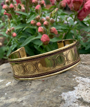 Load image into Gallery viewer, Copper / Brass/ Magnetic Bangles