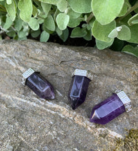 Load image into Gallery viewer, Crystal Pendant Points