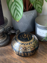 Load image into Gallery viewer, Tibetan Singing Bowl Set