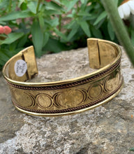 Load image into Gallery viewer, Copper / Brass/ Magnetic Bangles