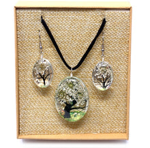 Load image into Gallery viewer, Pressed Flower Tree of Life Jewellery Set