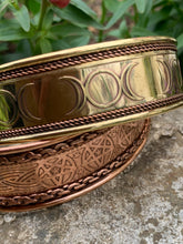 Load image into Gallery viewer, Copper / Brass/ Magnetic Bangles